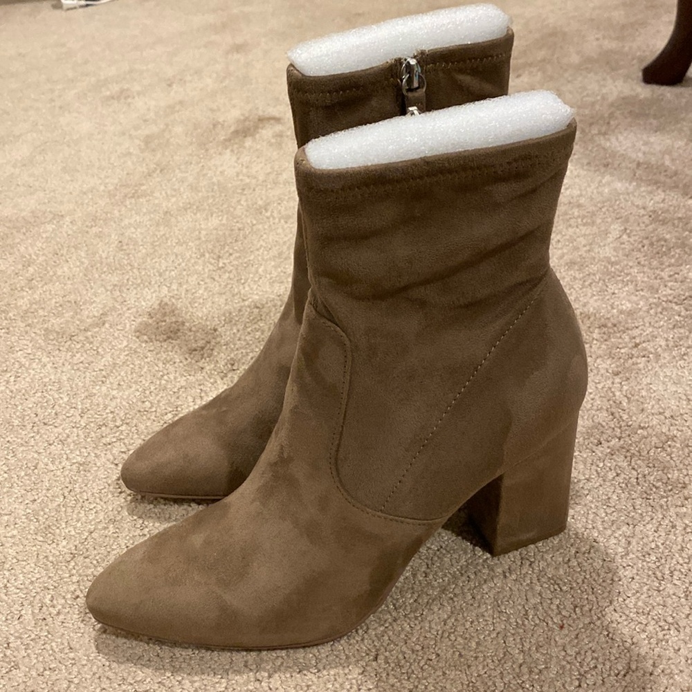 Steve Madden Nadav Bootie Faux Suede Taupe Sz 9